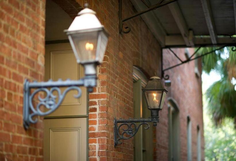 ホテル Fulton Lane Inn