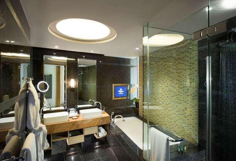 هتل Hilton Beijing