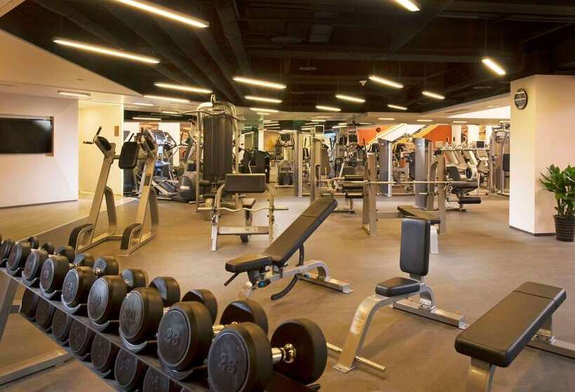 هتل Hilton Beijing