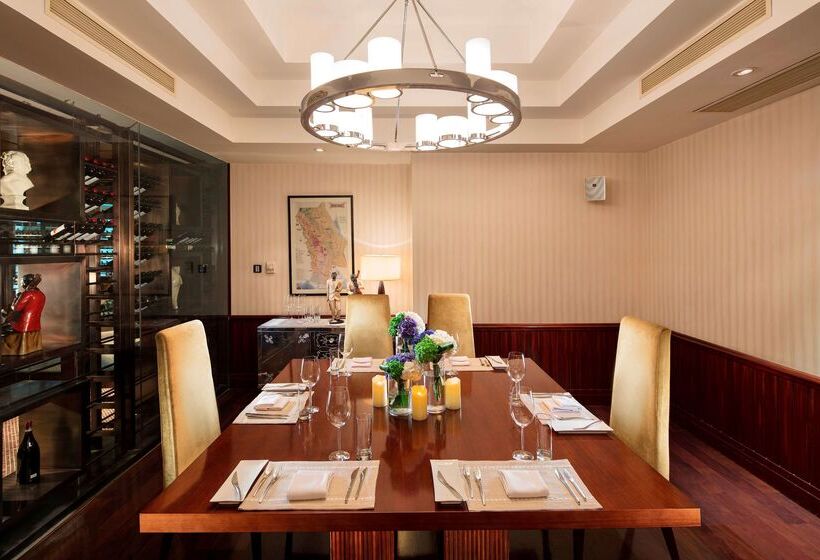 هتل Hilton Beijing