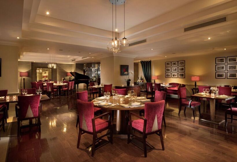 هتل Hilton Beijing