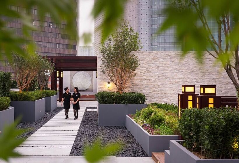 هتل Hilton Beijing