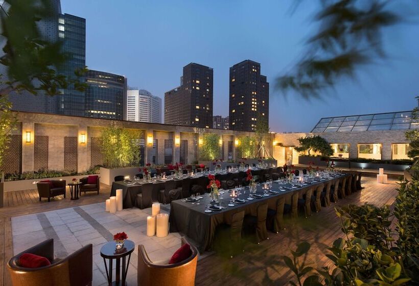 هتل Hilton Beijing