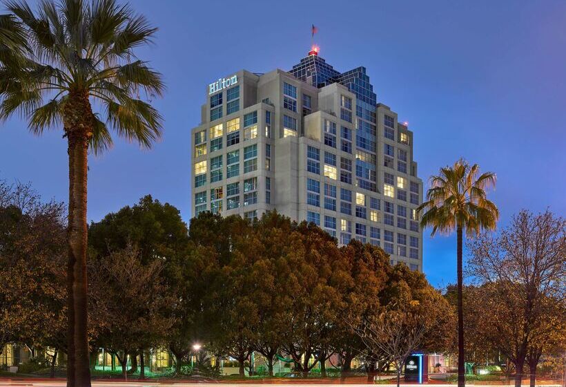 فندق Hilton Los Angeles North/glendale