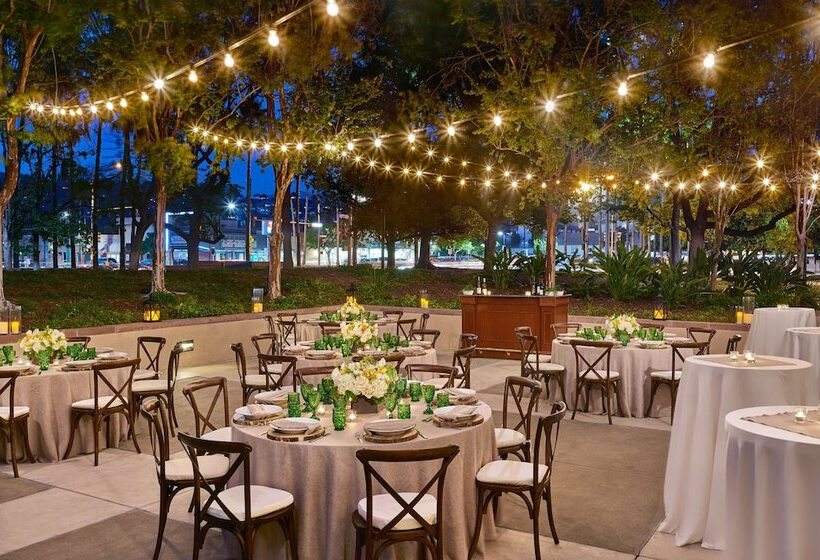 فندق Hilton Los Angeles North/glendale