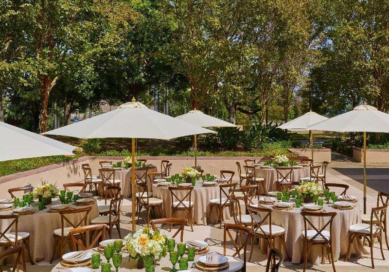 فندق Hilton Los Angeles North/glendale