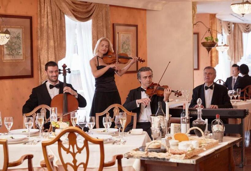 هتل Europe Huis Ten Bosch