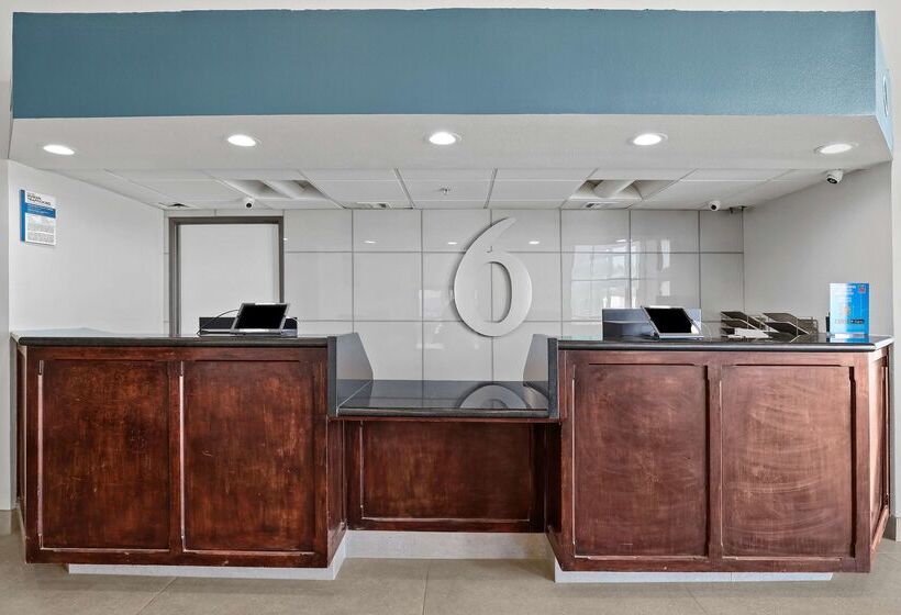 בית מלון כפרי Studio 6 Suites Perris, Ca