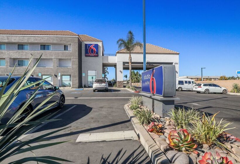 בית מלון כפרי Studio 6 Suites Perris, Ca