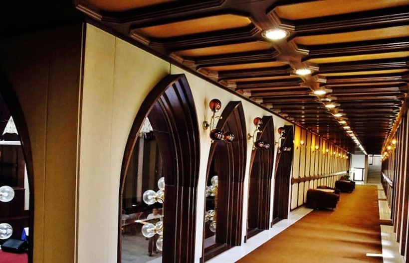 ホテル Konferencia