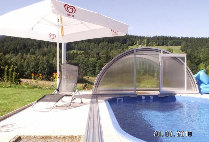 فندق Lesní Dům