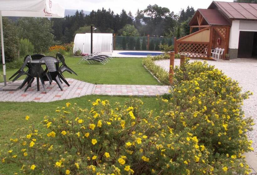 فندق Lesní Dům