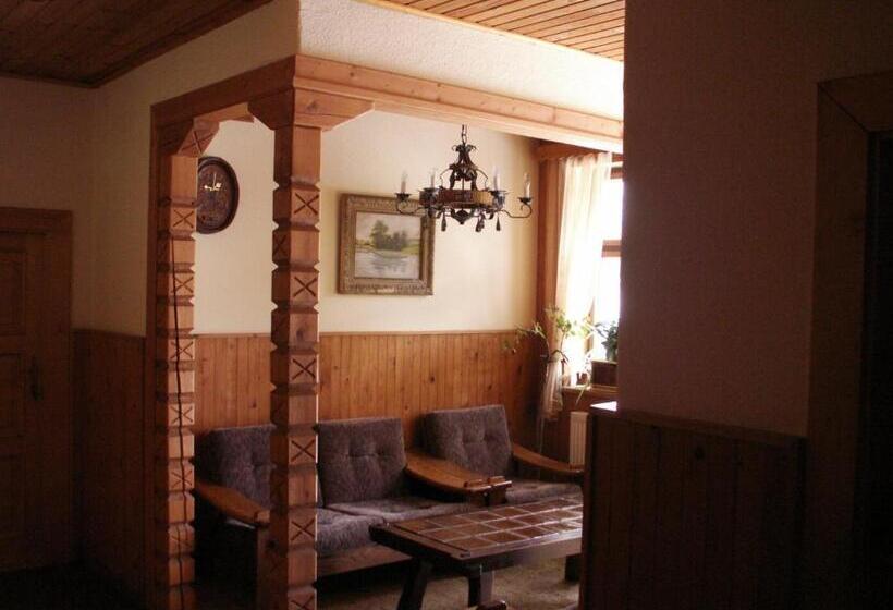 فندق Lesní Dům