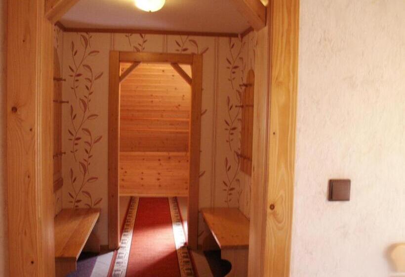 فندق Lesní Dům