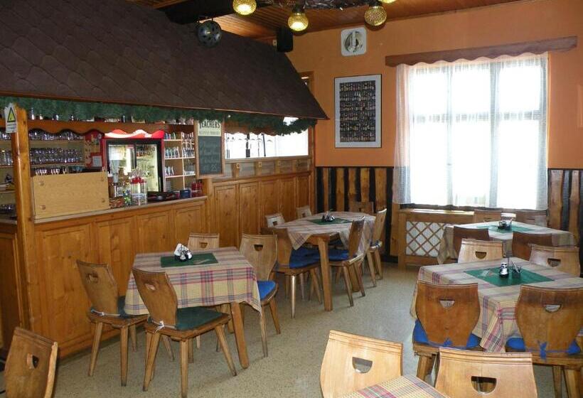 فندق Lesní Dům