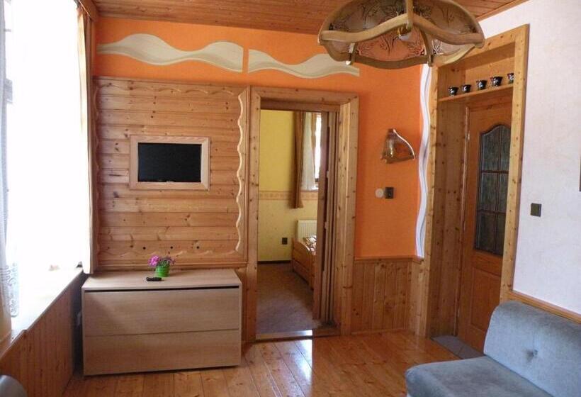 فندق Lesní Dům