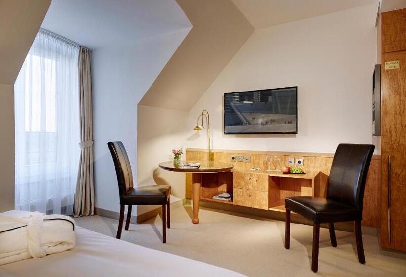 Lindner Hotel Dusseldorf Airport, Part Of Jdv By Hyatt