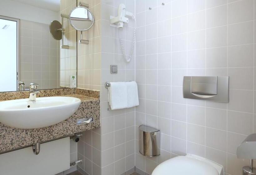 Lindner Hotel Dusseldorf Airport, Part Of Jdv By Hyatt