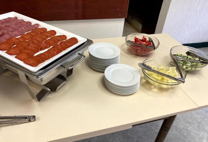 酒店 Manuela Ifjúsági