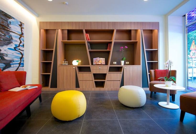 هتل Mercure Napoli Centro Angioino