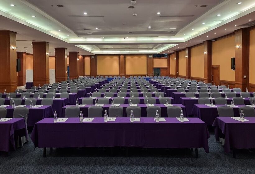 Отель Mercure Chiang Mai