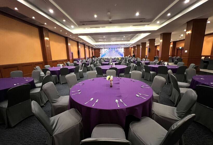 Отель Mercure Chiang Mai