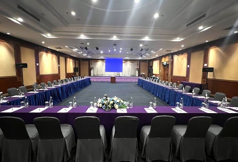 Отель Mercure Chiang Mai