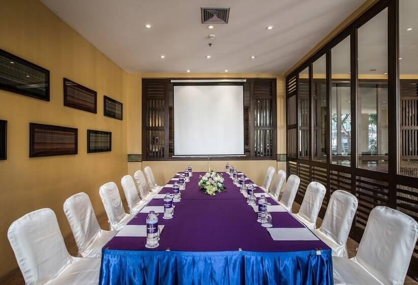 Отель Mercure Chiang Mai