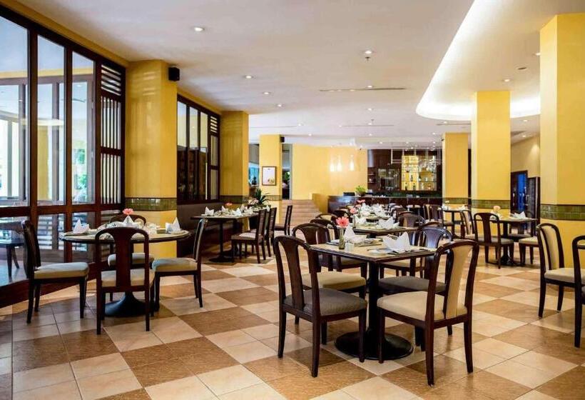 Отель Mercure Chiang Mai