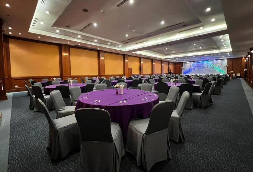 Отель Mercure Chiang Mai