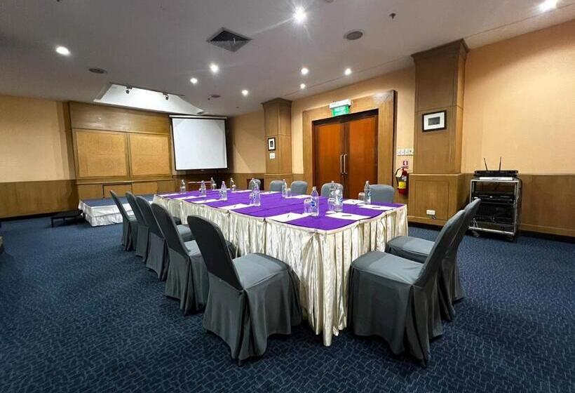 Отель Mercure Chiang Mai