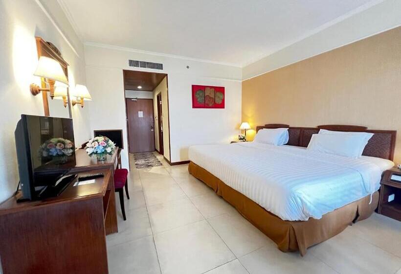 Отель Mercure Chiang Mai