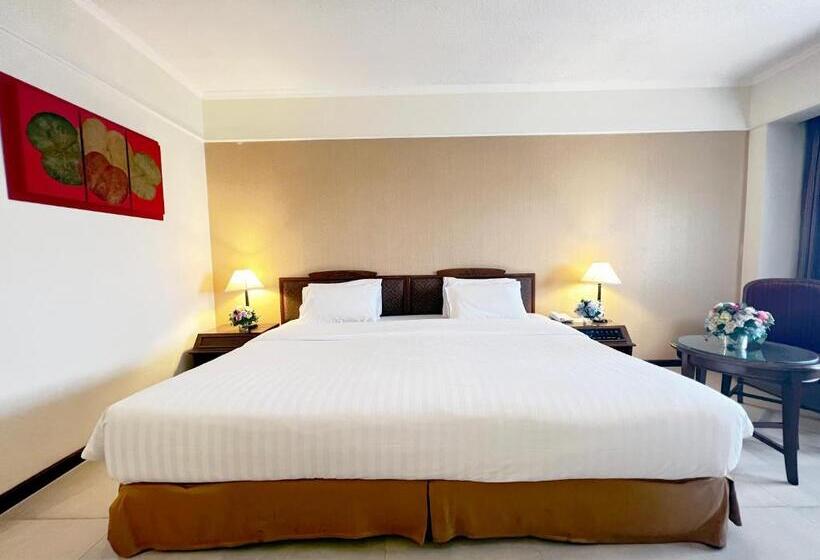 Отель Mercure Chiang Mai