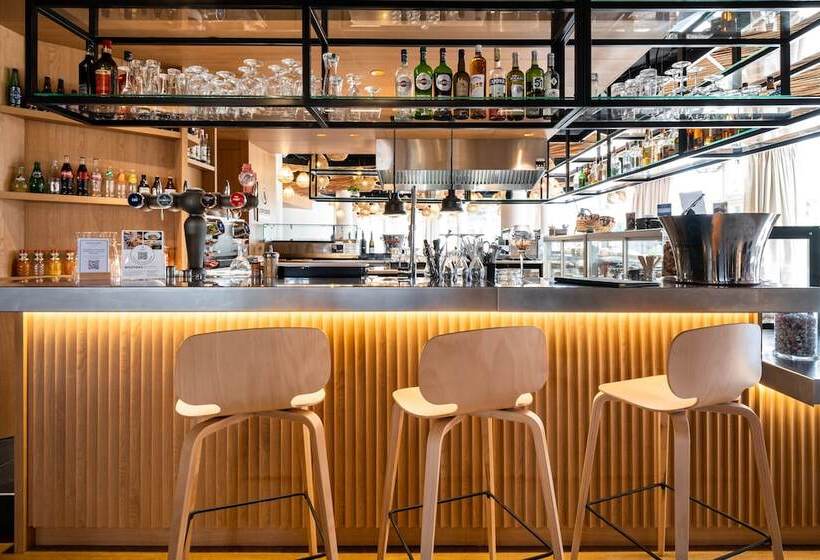 هتل Mercure Compiegne Sud