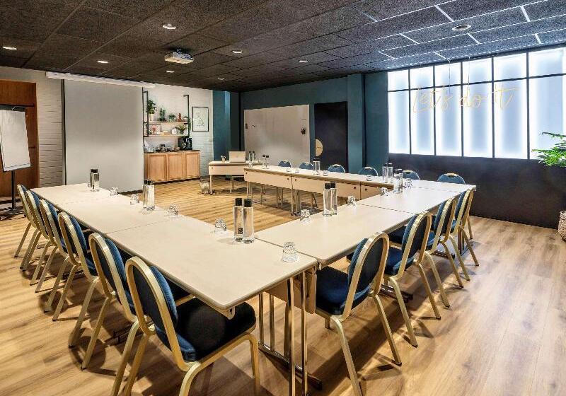 בית מלון כפרי Mercure La Roche Sur Yon