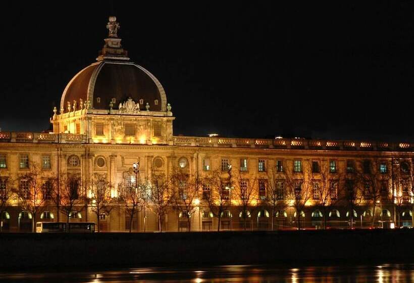 ホテル Hôtel Mercure Lyon Centre Charpennes Parc De La Tête D Or