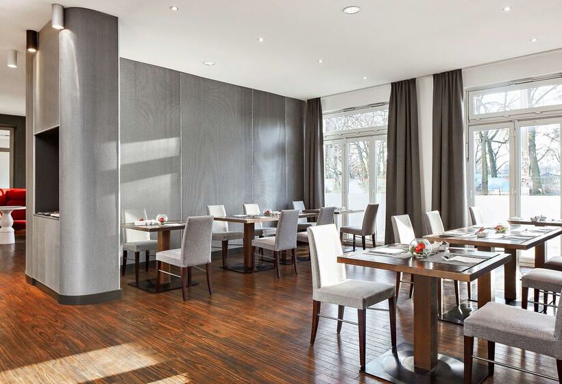 ホテル NH Collection Hamburg City