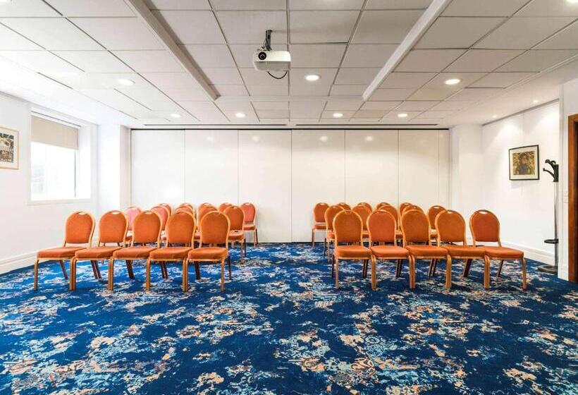 هتل Pullman Bucharest World Trade Center