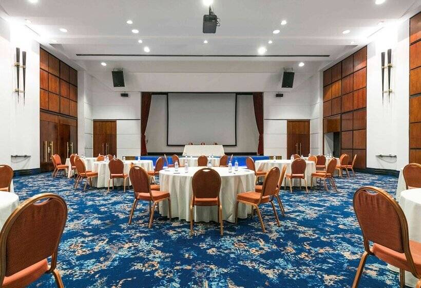 هتل Pullman Bucharest World Trade Center