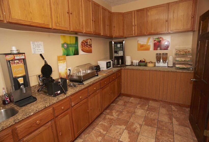 فندق Quality Inn