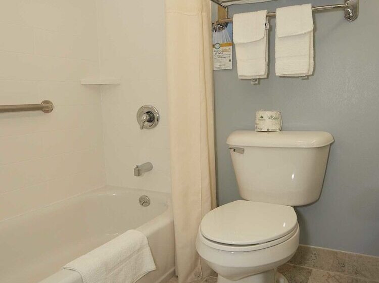 فندق Quality Inn