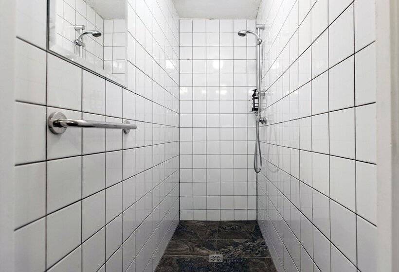 هتل Quentin Arrive