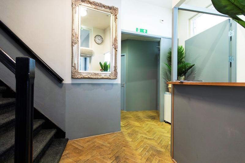 هتل Quentin Arrive