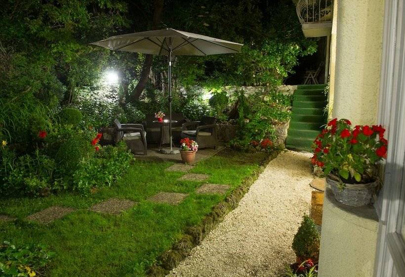 فندق Romantik Eger