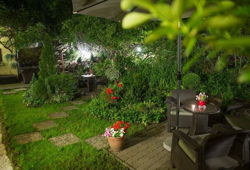 فندق Romantik Eger