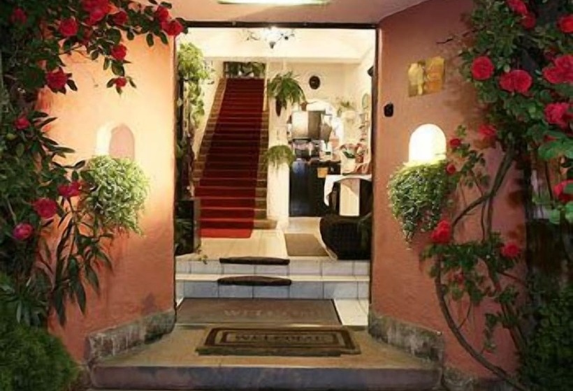 فندق Romantik Eger