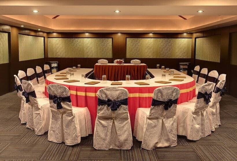 בית מלון כפרי Sinclairs Retreat Ooty