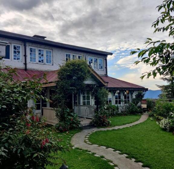 هتل Springfields   A Heritage Palace Since 1902