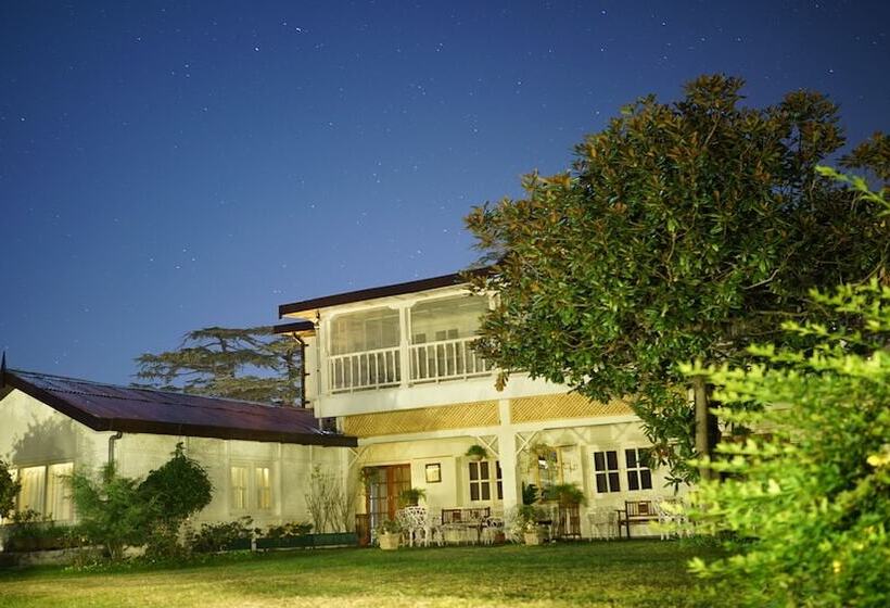 هتل Springfields   A Heritage Palace Since 1902