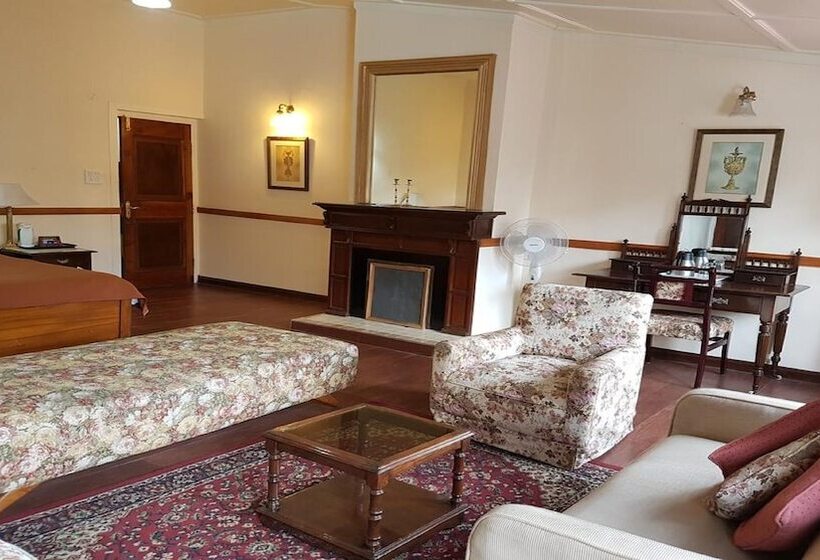 هتل Springfields   A Heritage Palace Since 1902